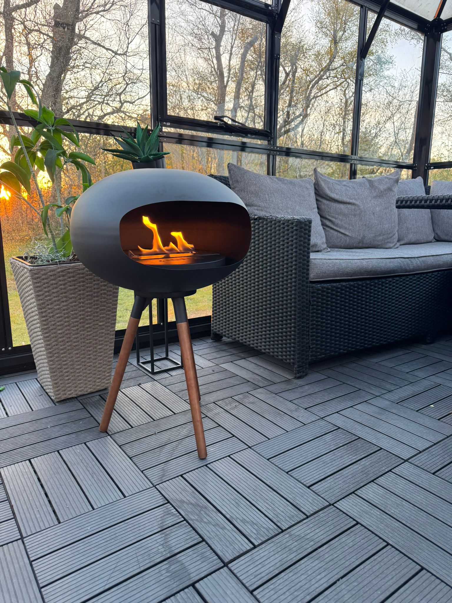 IGNA Ovalis Base fritstående biopejs - Black, Black Suspension, Dark Wood Short